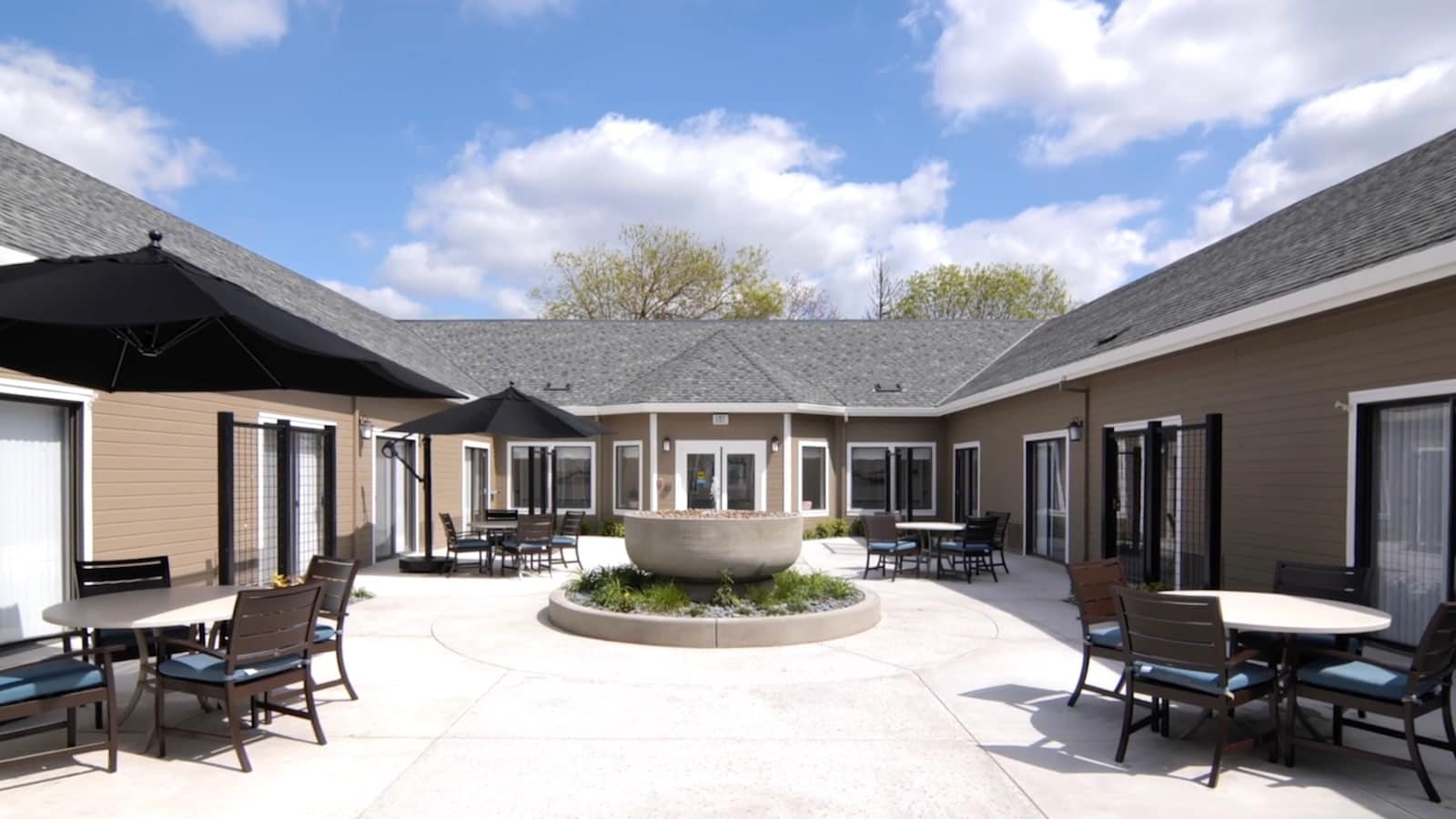 Orangeburg Memory Care | Exterior patio on a bright sunny day