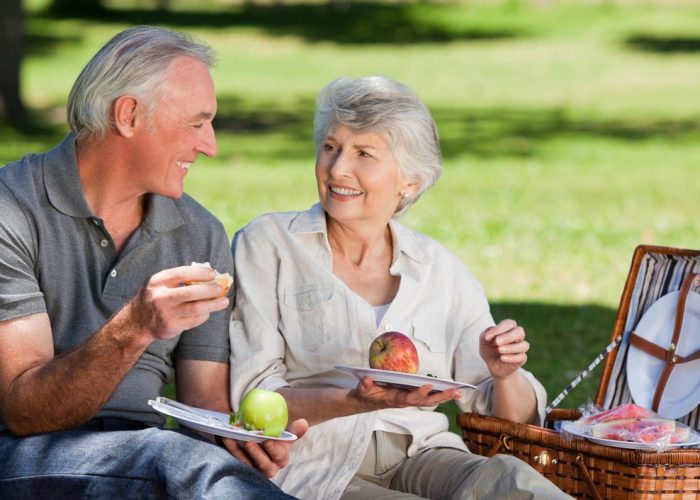 Orangeburg Memory Care | Senior couple at picnic